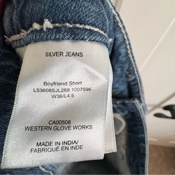 Silver jeans, denim shorts, light, distressing, cute, summer, vacation, cruise - Picture 5 of 5